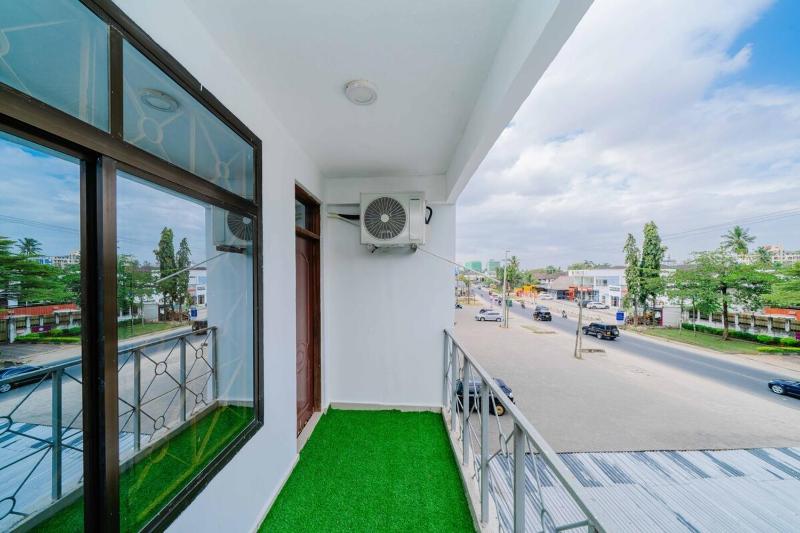 Ivory Block Apartment Modern 3BR in Mikocheni - image 7