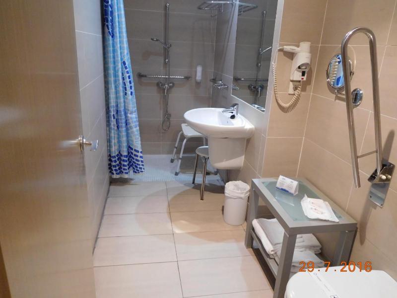 Double or Twin Room - Disability Access image 4