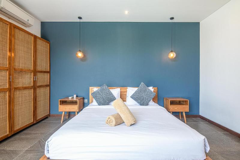 New 5BR Villa Enclosed Lounge Canggu Oasis - image 5