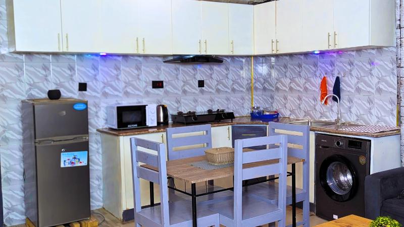 Family Home by Havana Properties with WIFI & Free Parking near Sawa Sawa Bay Beach Restaurant - image 12