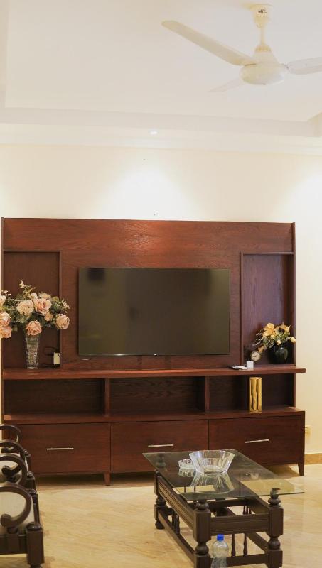 Peaceful Family Stay at Lalas Den DHA Lahore - image 1