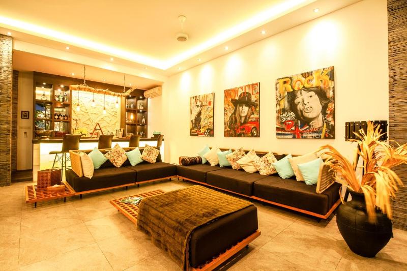 Modern 3BR Villa 200m to Canggu Beach Bliss - image 16