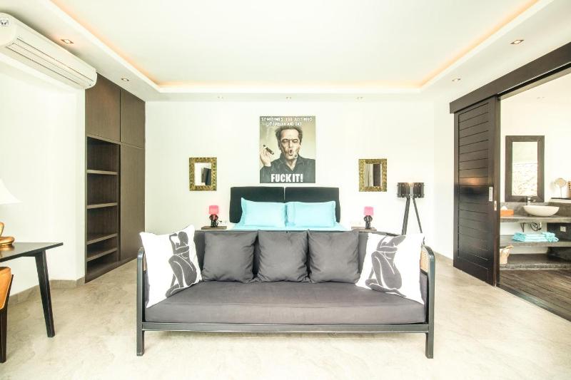 Modern 3BR Villa 200m to Canggu Beach Bliss - image 27