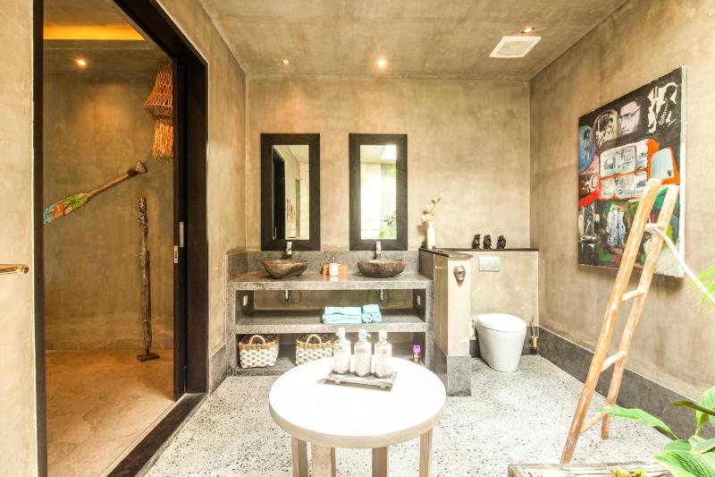 Modern 3BR Villa 200m to Canggu Beach Bliss - image 20