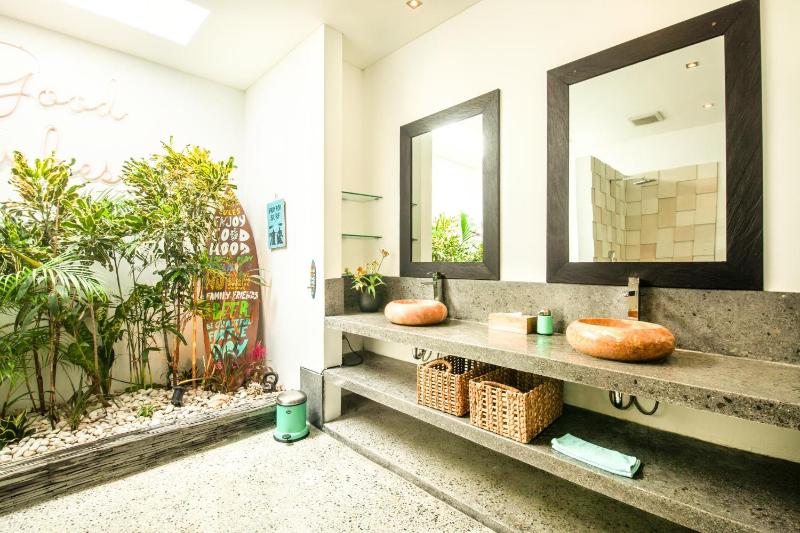 Modern 3BR Villa 200m to Canggu Beach Bliss - image 7