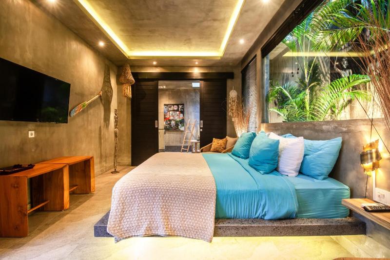 Modern 3BR Villa 200m to Canggu Beach Bliss - image 28