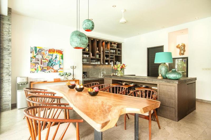 Modern 3BR Villa 200m to Canggu Beach Bliss - image 44