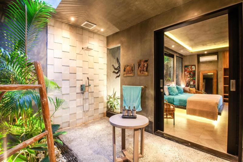 Modern 3BR Villa 200m to Canggu Beach Bliss - image 33