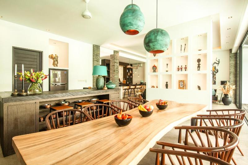 Modern 3BR Villa 200m to Canggu Beach Bliss - image 10
