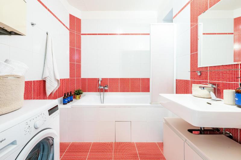 Prague Days - One-Bedroom Apartment with Smart TV and High-Speed Wi-Fi in Vinohrady - image 10