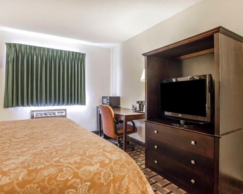 King Room - Non-Smoking image 3