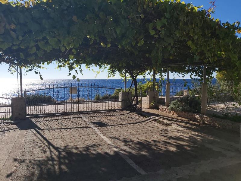 Little Seafront House Dolac Primošten - image 19