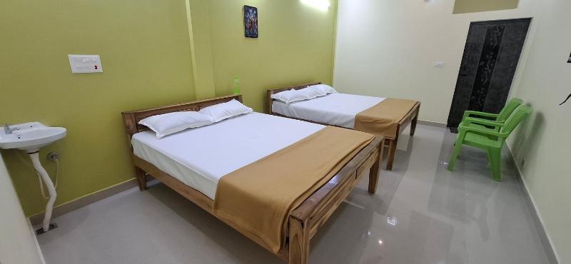 A J Home Stay - image 1