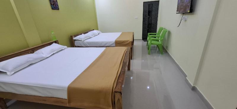 A J Home Stay - image 3