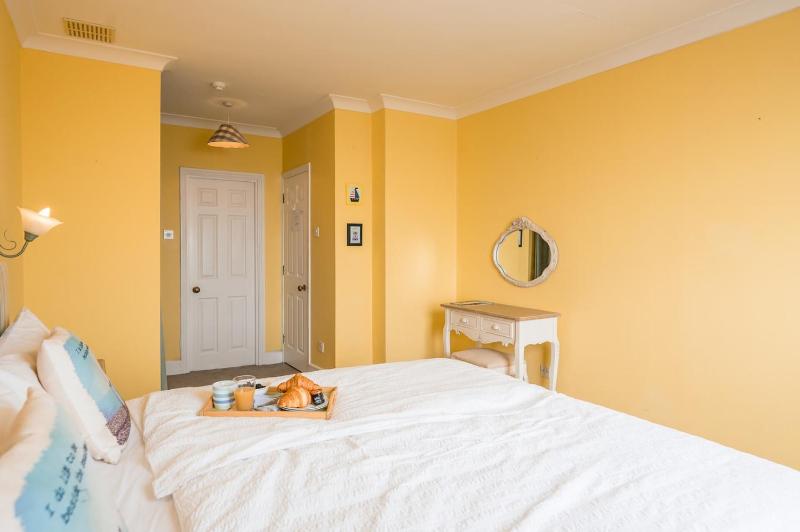 Orlando Aldeburgh - image 9
