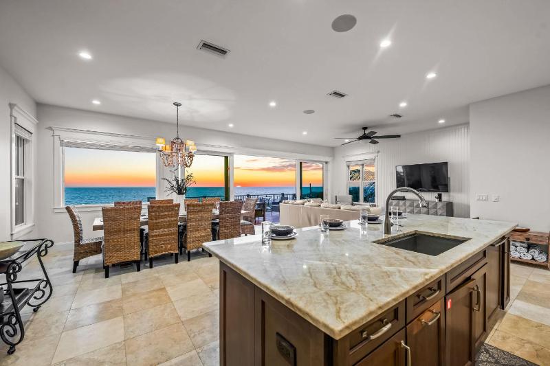 Beach Side Paradise - Luxury Home on the Beach - image 44
