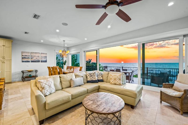Beach Side Paradise - Luxury Home on the Beach - image 29