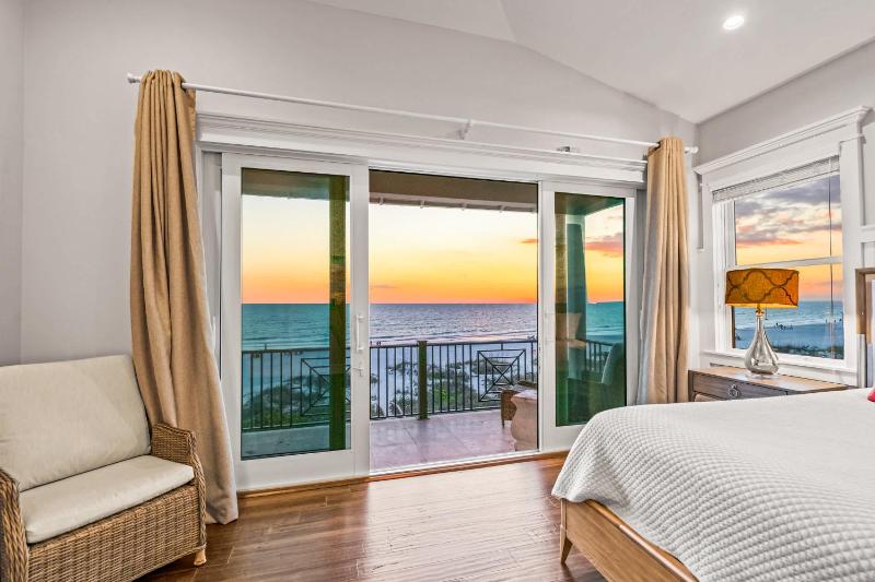 Beach Side Paradise - Luxury Home on the Beach - image 26
