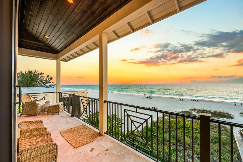 Beach Side Paradise - Luxury Home on the Beach - image 22