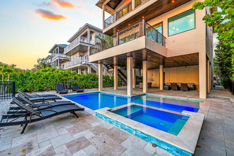 Beach Side Paradise - Luxury Home on the Beach - image 43