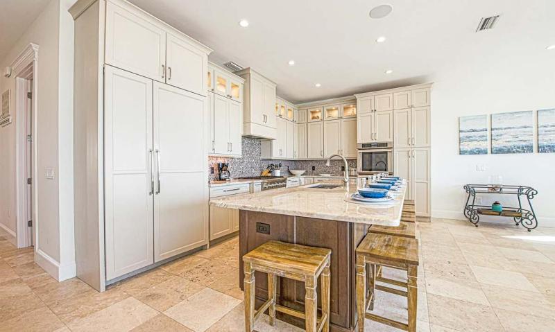Beach Side Paradise - Luxury Home on the Beach - image 30