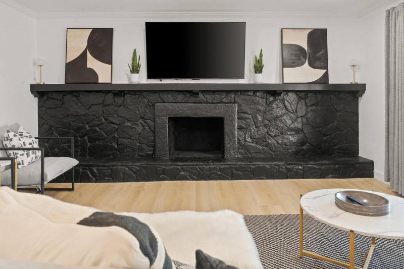 Camelback hideaway in Old Town Scottsdale - image 21