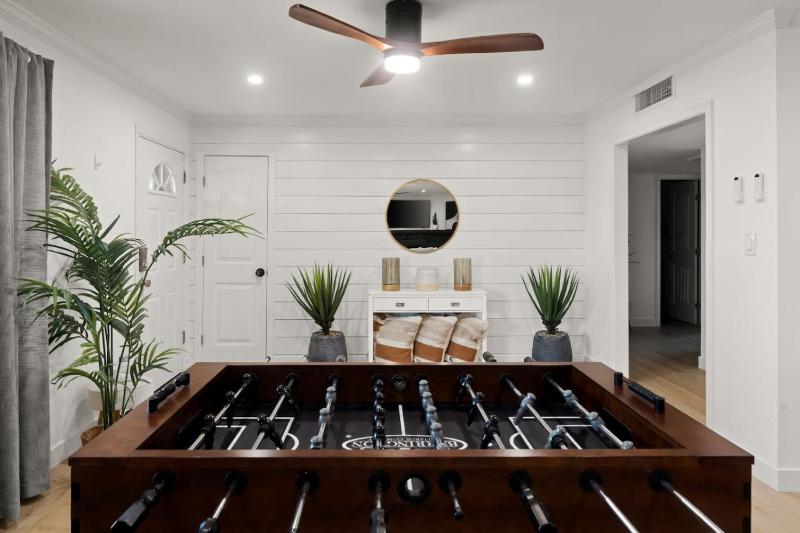 Camelback hideaway in Old Town Scottsdale - image 38