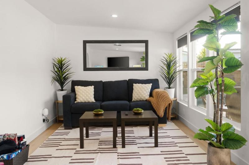 Camelback hideaway in Old Town Scottsdale - image 32