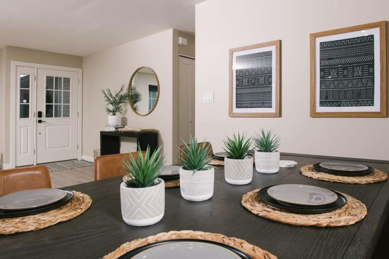 Pure Elegance in Old Town Scottsdale - Pool Hot Tub Fire Pit & Ping-Pong - image 3