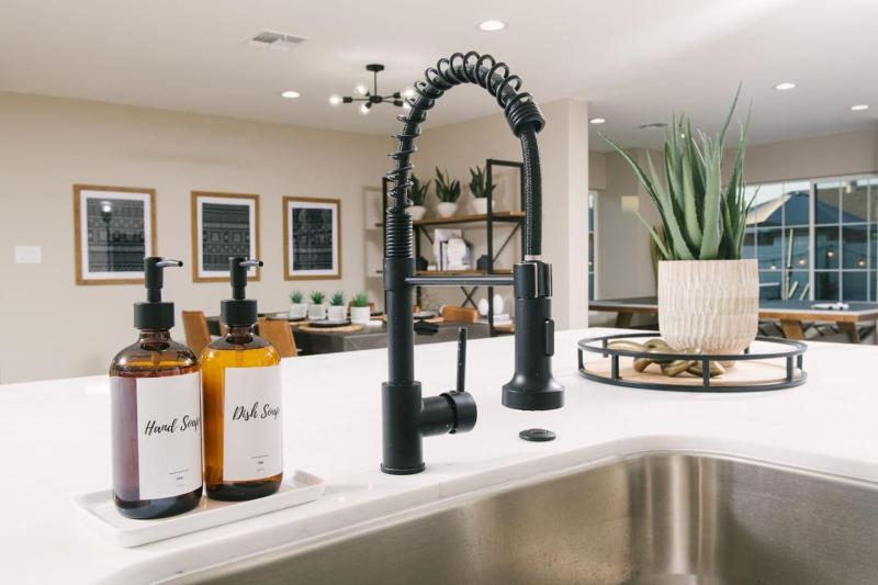 Pure Elegance in Old Town Scottsdale - Pool Hot Tub Fire Pit & Ping-Pong - image 22