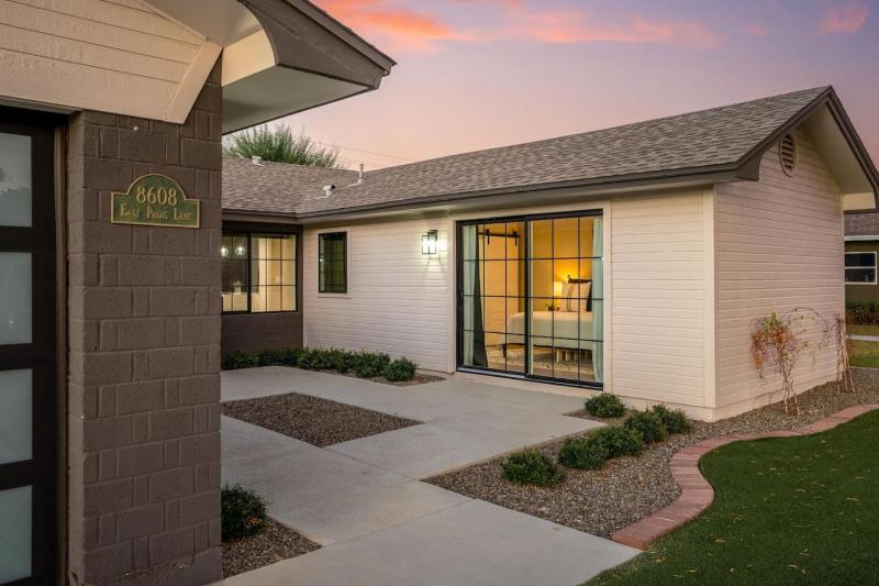Pure Elegance in Old Town Scottsdale - Pool Hot Tub Fire Pit & Ping-Pong - image 48