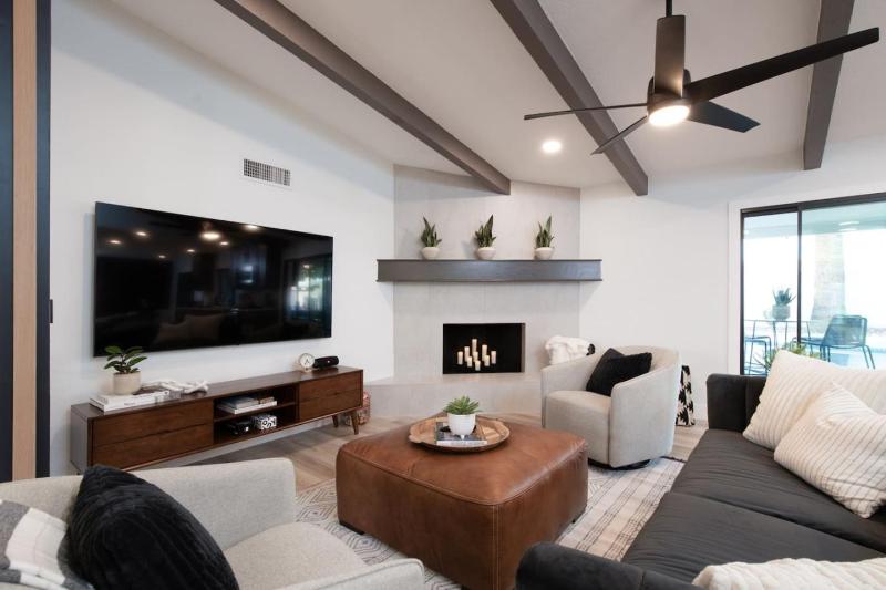 4Bedroom 3Bath with Billiards Ping-Pong Heated Pool Hot Tub Fire Pit & More - image 32