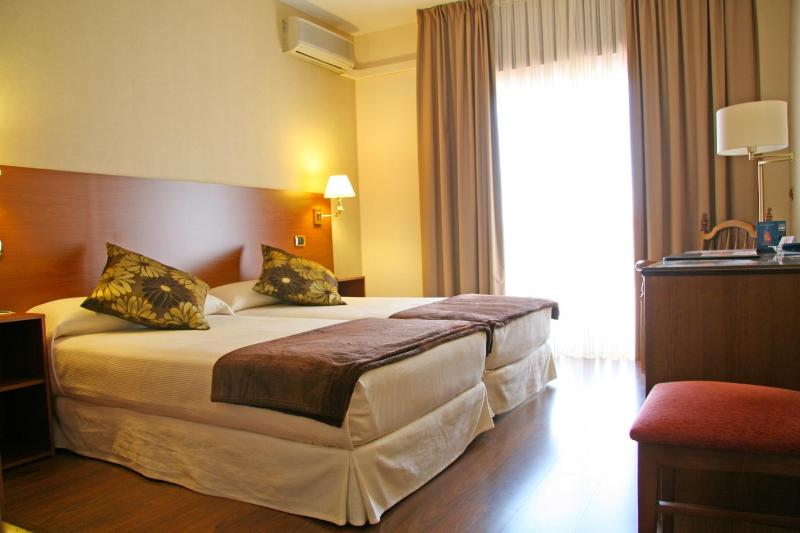 Double or Twin Room with Extra Bed (3 Adults) image 3
