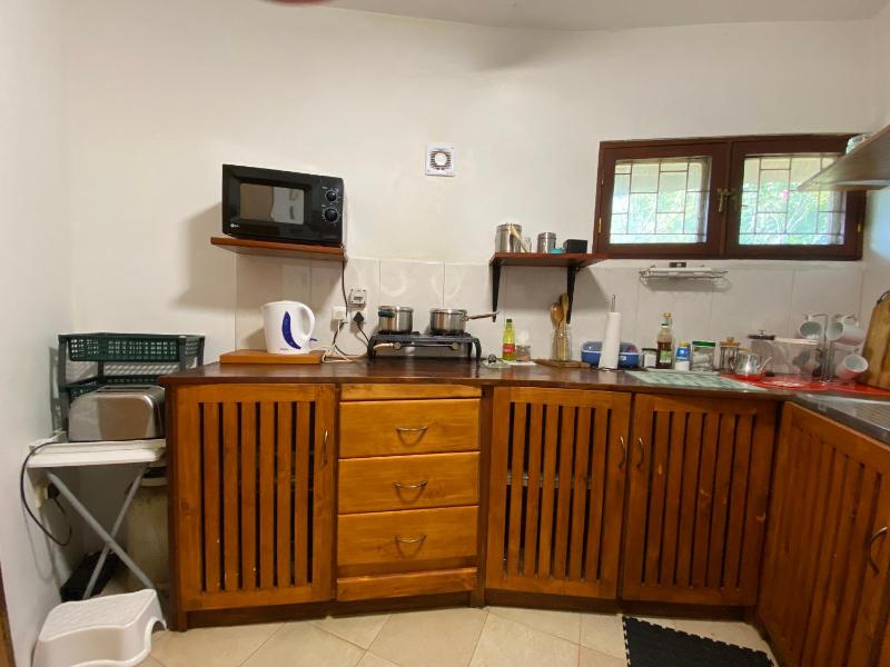 Beautiful traditional style studio - image 14