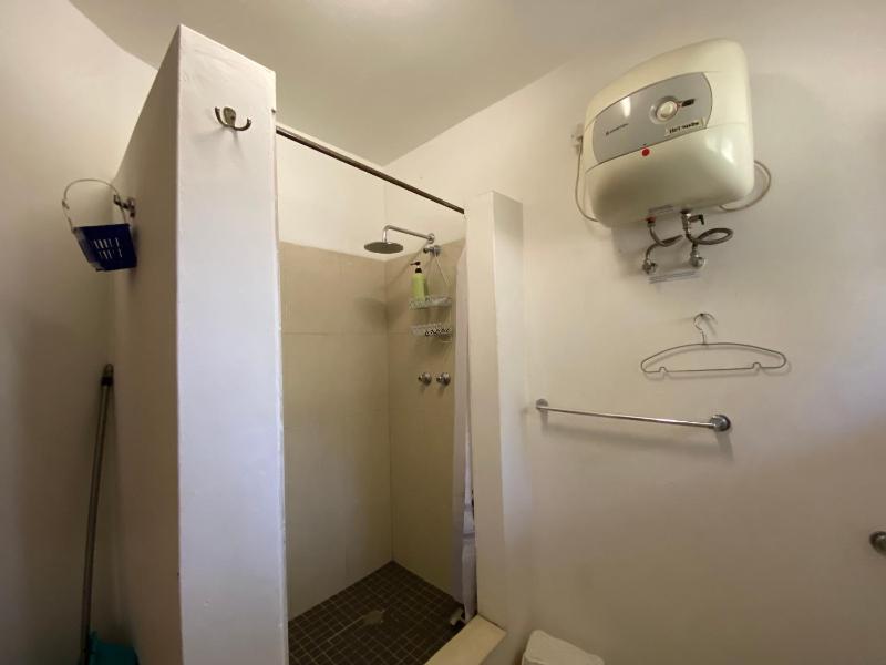 Beautiful traditional style studio - image 11