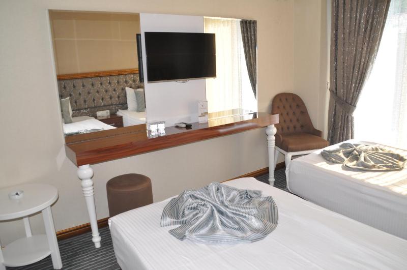 Grand Sera Hotel - image 12