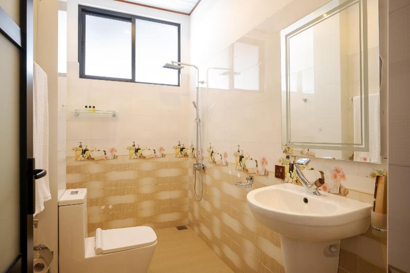 Praia Bay Hiriketiya - image 11