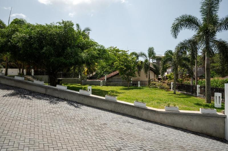 Praia Bay Hiriketiya - image 16