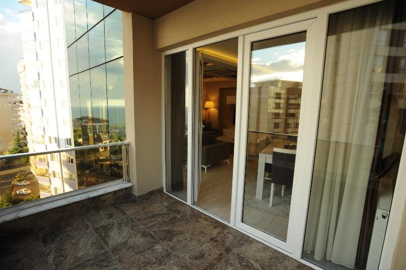 One-Bedroom Apartment with Sea View image 2