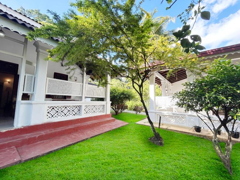 ilamparuma Hotel - image 14