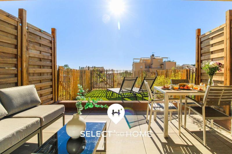 SELECT'soHOME - Bel appartement pour 4 personnes avec douche extérieure jardin et piscine ! - 180SUD-E02 - image 1