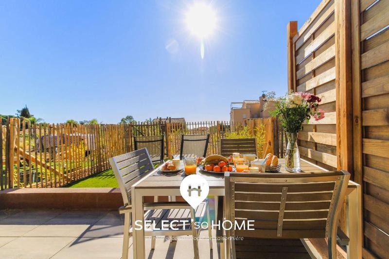 SELECT'soHOME - Bel appartement pour 4 personnes avec douche extérieure jardin et piscine ! - 180SUD-E02 - image 9