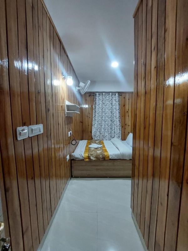 Hotel Rashak - Mg Marg - image 11