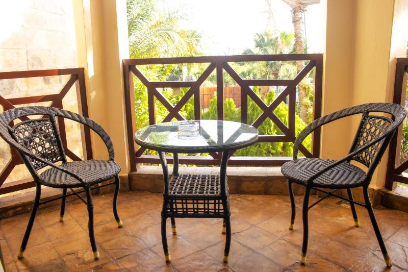 Manaya Luxury Diani Beach Serviced 2Bedroom with Pool & Parking - image 2