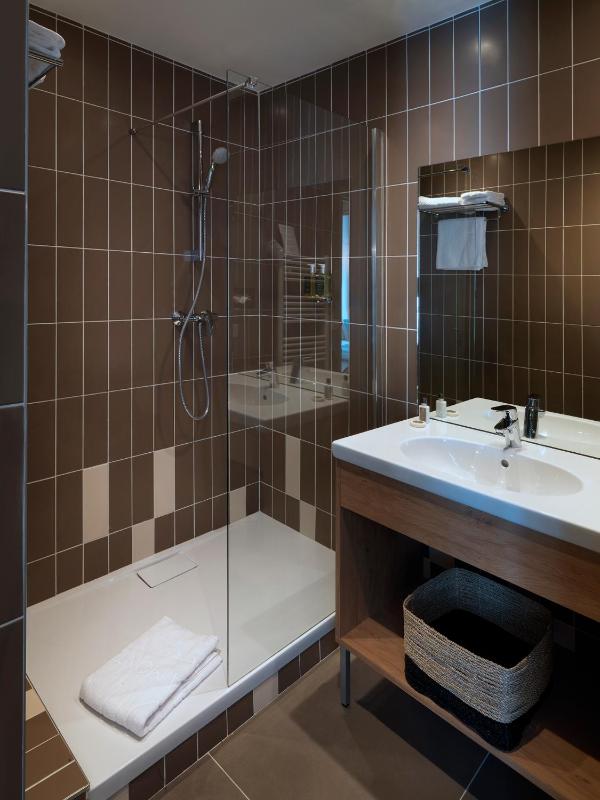 Double or Twin Room with Free Spa Access - Green image 2