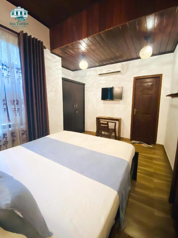 Sea Turtles Boutique Bungalow - image 20
