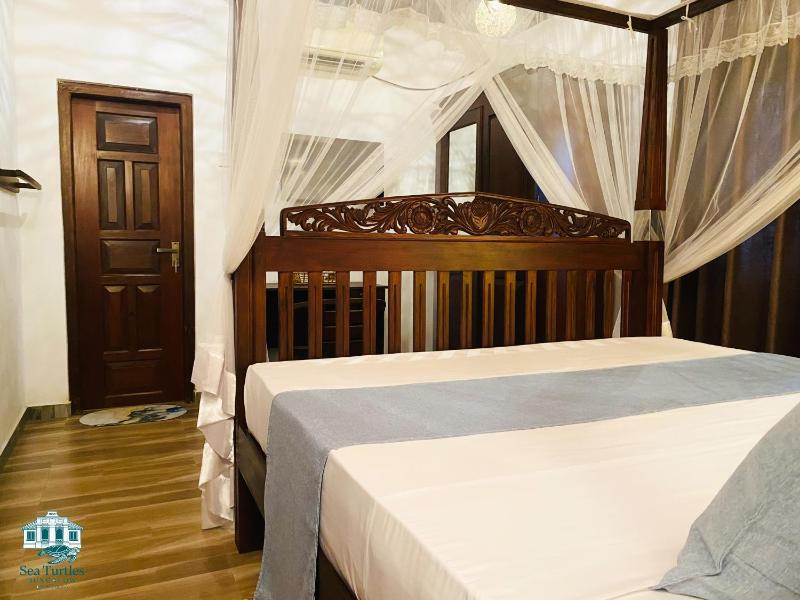 Sea Turtles Boutique Bungalow - image 12
