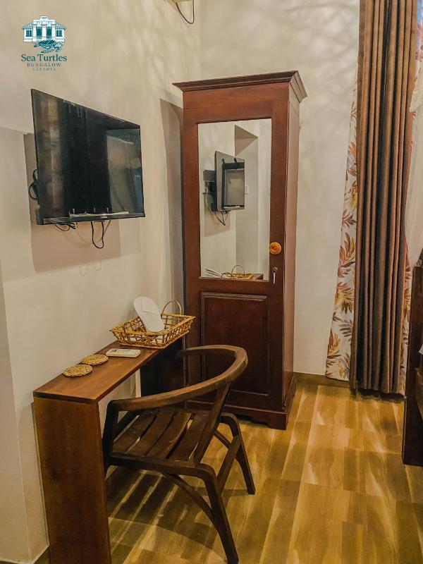 Sea Turtles Boutique Bungalow - image 46