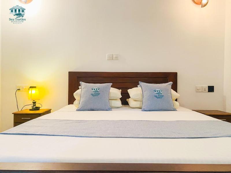 Sea Turtles Boutique Bungalow - image 28