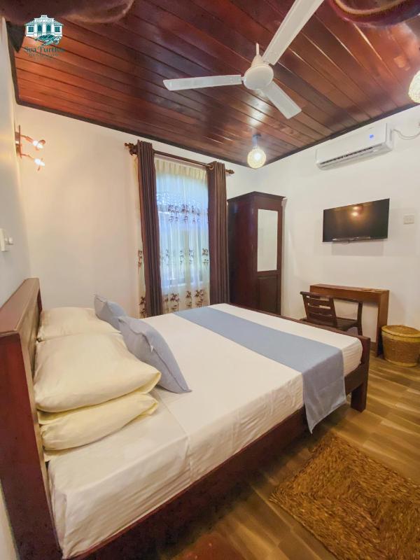 Sea Turtles Boutique Bungalow - image 34